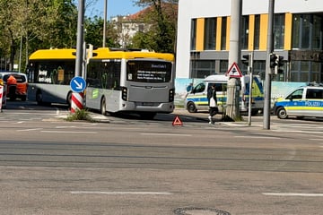 Sieben Verletzte nach Unfall mit Linienbus und Radfahrer im Leipziger Osten
