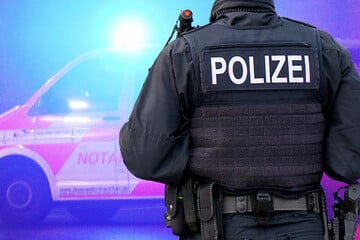 Versuchtes Tötungsdelikt? Bewusstloser Mann auf Gehweg gefunden