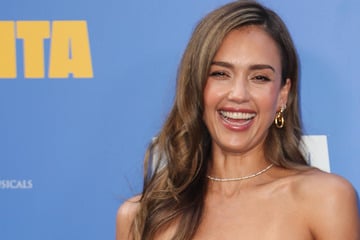 Frisch verliebt? Jessica Alba angelt sich Hollywood-Hottie