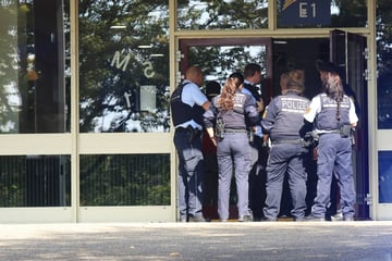 Alarm an Schule in Baden-Württemberg: Polizei durchsucht Gebäude
