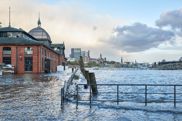 Hamburg: Warnung vor Überflutungen: Starkregengefahrenkarte für ganz Hamburg verfügbar