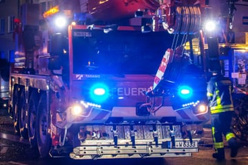 Frankfurt: Brand in Frankfurt: Wohnung voller Müll in Flammen