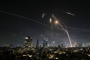Israel-Krieg: Laut Rettungsdienst sieben Einschläge im Gebiet Tel Aviv, dritte Welle Raketen aus Iran