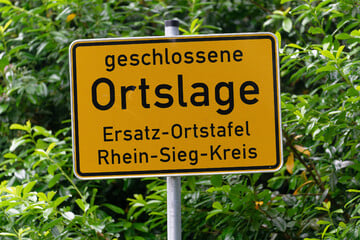 Diebe sind schuld: Skurriles Schild kennzeichnet Ortschaft in NRW