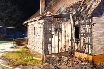 Brand ruft Feuerwehr auf Plan: Immenser Sachschaden bei Feuer in Schlitz