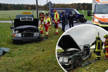 Alter Mercedes-Schlitten auf Kreuzung böse erwischt: Fahrer im Krankenhaus!