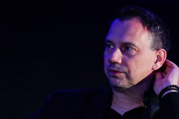 Riverboat: Deshalb bleibt bei Sebastian Fitzeks Lesungen ein Stuhl leer: "Aus dem Hospiz hat sie sich noch eine Karte gekauft"