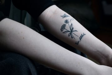 Man abandoned as a baby breaks down over birth mother's touching tattoo tribute