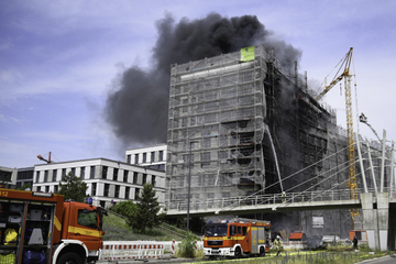 Heidelberger Gebäudekomplex gerät in Brand: mehrere Millionen Euro Schaden!