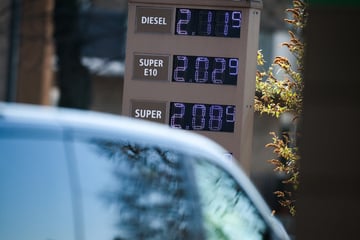 Es wird teuer an der Tanke: Auch E10 überholt Zwei-Euro-Grenze!