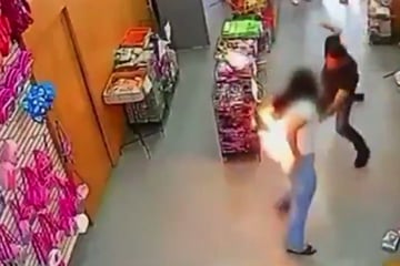 Plötzlich geht ihr Hintern in Flammen auf: Frau erleidet schwere Verbrennungen!