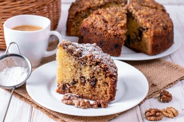 Saftigen Walnusskuchen backen: Omas Geheimnis ist gelüftet