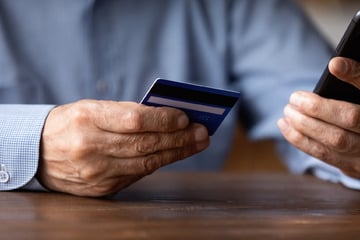 Zweimal reingefallen: Mann verliert erst 70.000 Euro, dann eine halbe Million!