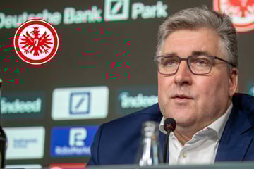 Trotz Ekitiké-Geldregen: Warum Frankfurt plötzlich auf die Transferbremse tritt