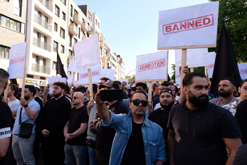 2300 Leute und Wasserwerfer bei Islamisten-Demo in Hamburg