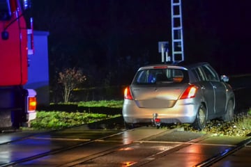 "Bitte rechts abbiegen": Navi-Fail endet mit Feuerwehreinsatz!