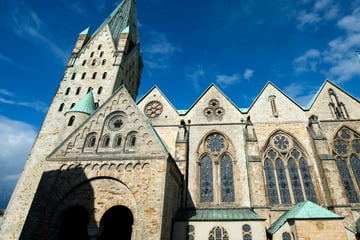 Finanzbericht der Diözese Paderborn: Keine Einbußen durch zahlreiche Kirchenaustritte?
