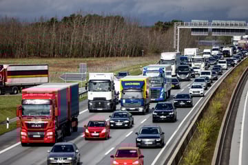 Unfall A7: Unfall in Richtung Hamburg: Zeitverlust auf A7