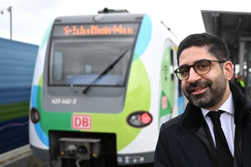 Neue Bahnsteig-Revolution? Minister Mansoori mit brisanter Sicherheits-Idee