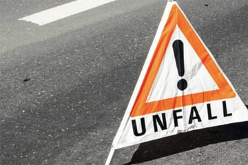 Erst aufgefahren, dann gegen Baum gekracht: Fahrerin schwer verletzt