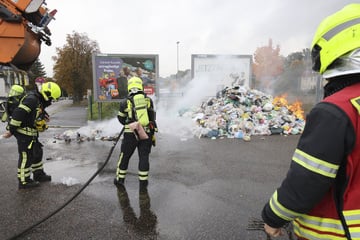 Chemnitz: Feuerwehreinsatz in Chemnitz: Brand in Müllauto