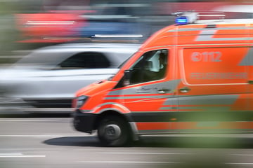 Tragischer Unfall: Mountainbiker fährt gegen Stahltor und stirbt