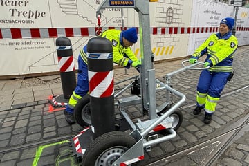 Sicher, aber schweißtreibend: Augsburg entfernt 64-Mal pro Stunde die Poller am Christkindlesmarkt