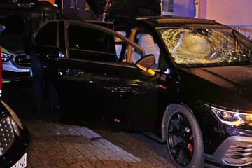 Auto ausgebremst und dann brutal ausgeraubt: Zwei Männer verletzt, Täter auf Flucht