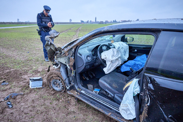 VW überschlägt sich bei Unfall: Fahrerin war schon nachmittags stark betrunken