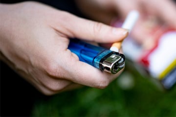 Zigaretten-Streit eskaliert in Göppingen: Teenager fast in Brand gesetzt
