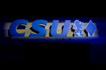 CSU eröffnet Parteitag: Druck von rechts und links im Fokus