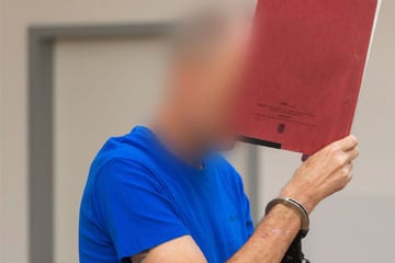 Eigene Tochter (†8) brutal getötet? Vater bricht vor Gericht in Tränen aus