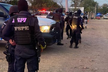 Elf Tote und ein Dutzend Verletzte bei Schießerei auf Fußballplatz