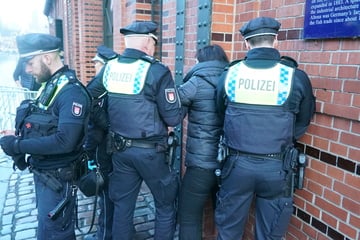 Laute Schreie bei Veranstaltung der Grünen: Polizei muss eingreifen