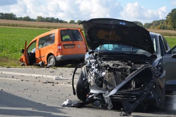 Unfall-Chaos an Kreuzung in Sachsen: 50.000 Euro Blechschaden