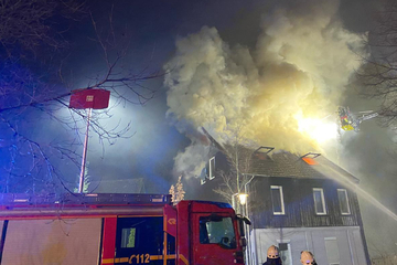 Mehrfamilienhaus in Goslar steht in Flammen: Sieben Verletzte!