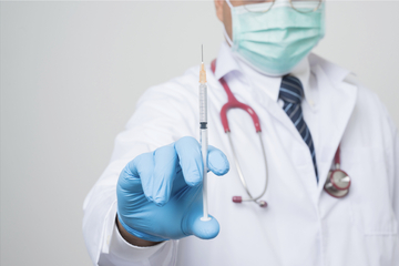 Feuerwehr entdeckt bei Brand in Praxis eine Leiche: Verdacht fällt auf dubiosen "Doktor R."