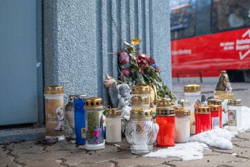 Tragischer Leichtsinn: Mädchen (†12) springt auf abfahrenden Waggon und fällt unter Zug