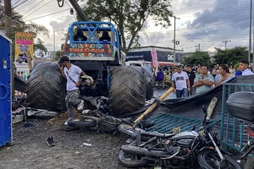 Horror bei Monstertruck-Show: Dutzende Verletzte und drei Tote - darunter ein Kind!