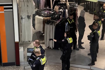 Wilde Schlägerei im Einkaufszentrum mündet in filmreifer Festnahme