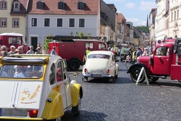 Hunderte Besucher: Sächsische Stadt verwandelt sich in Oldtimer-Paradies