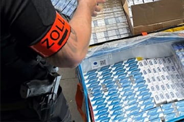 Bei einer fünfköpfigen Familie: Zoll findet 950.000 Zigaretten