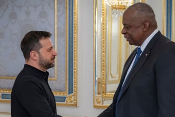 Secretary of Defense Lloyd Austin makes unannounced visit to Ukraine