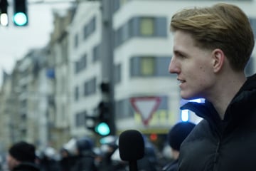 Marcant macht Content gegen rechts, indem er mit Menschen auf Nazi-Demos spricht: Dafür erhält er Mord-Drohungen