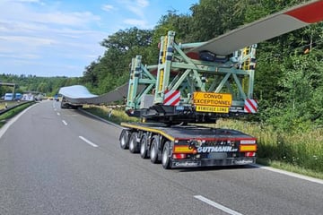 Stuttgart: Verkehrschaos am Stuttgarter Kreuz: Windradflügel-Schwertransport blockiert Autobahn