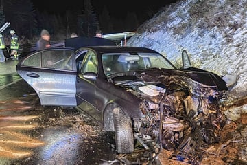 Glück im Unglück: Fahrer bleibt nach heftiger Kollision unverletzt