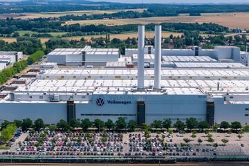 VW-Aufsichtsrat beschließt harte Sparmaßnahmen! Weitere rund 50.000 Jobs sollen weg