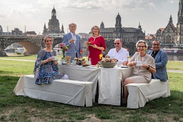 Dresden: Auf der Augustusbrücke wird groß aufgetafelt