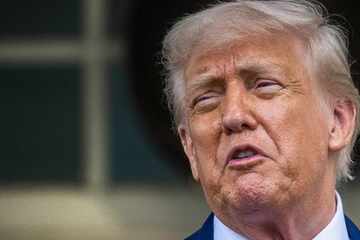 Trump calls for "unconditional" 30-day ceasefire in Ukraine with breaches punishable by sanctions