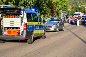 Auto erfasst Fußgänger (74) und verletzt Senior schwer: Rettungshubschrauber im Einsatz